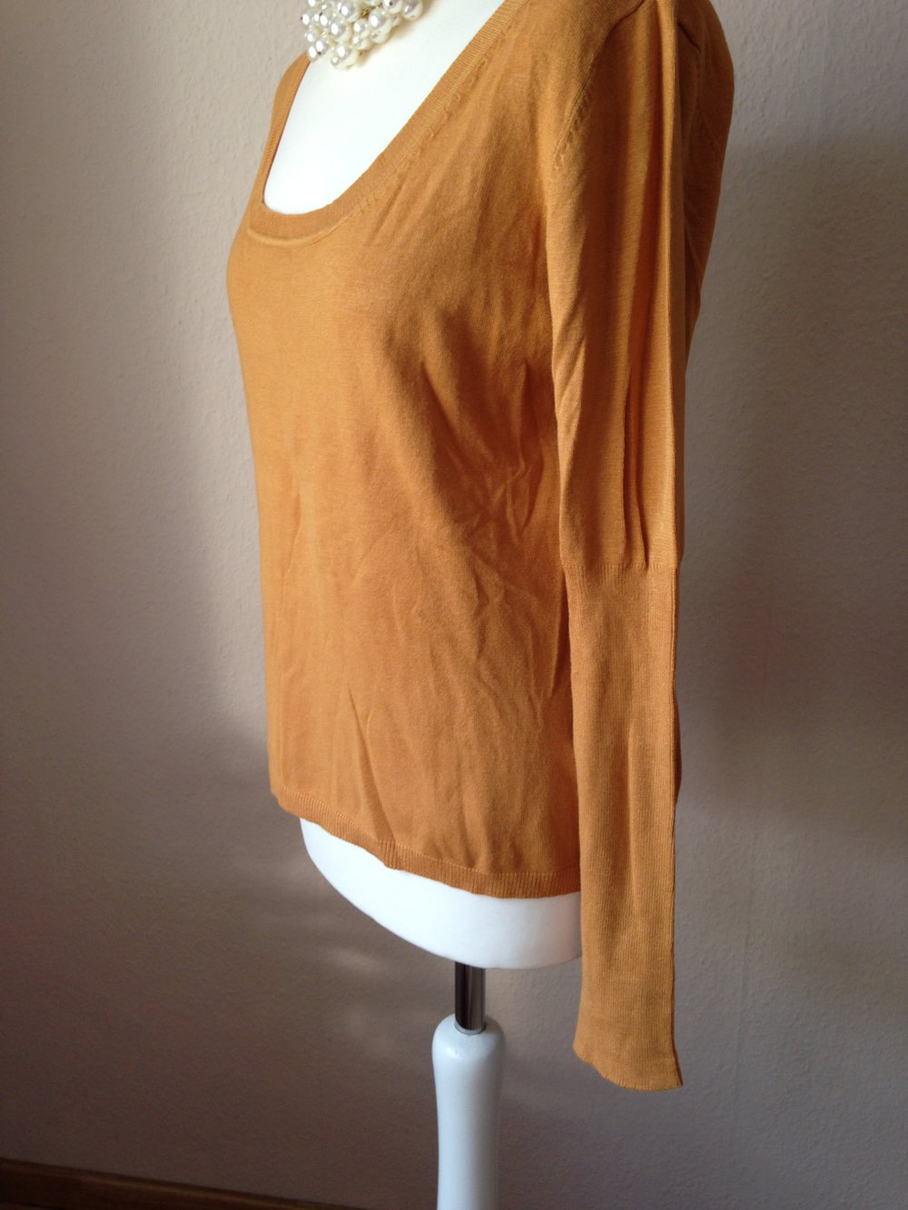 Senfgelber Pullover, Shirt
