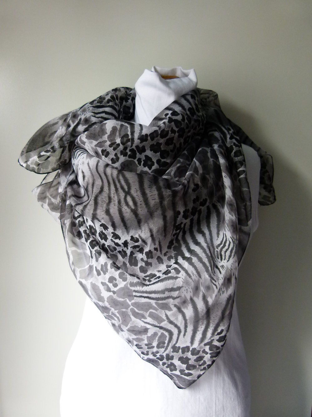 XL Sommer Tuch Pareo, schwarz weiß grau, Afrika Print, Boho Mori Goa Festival Strand