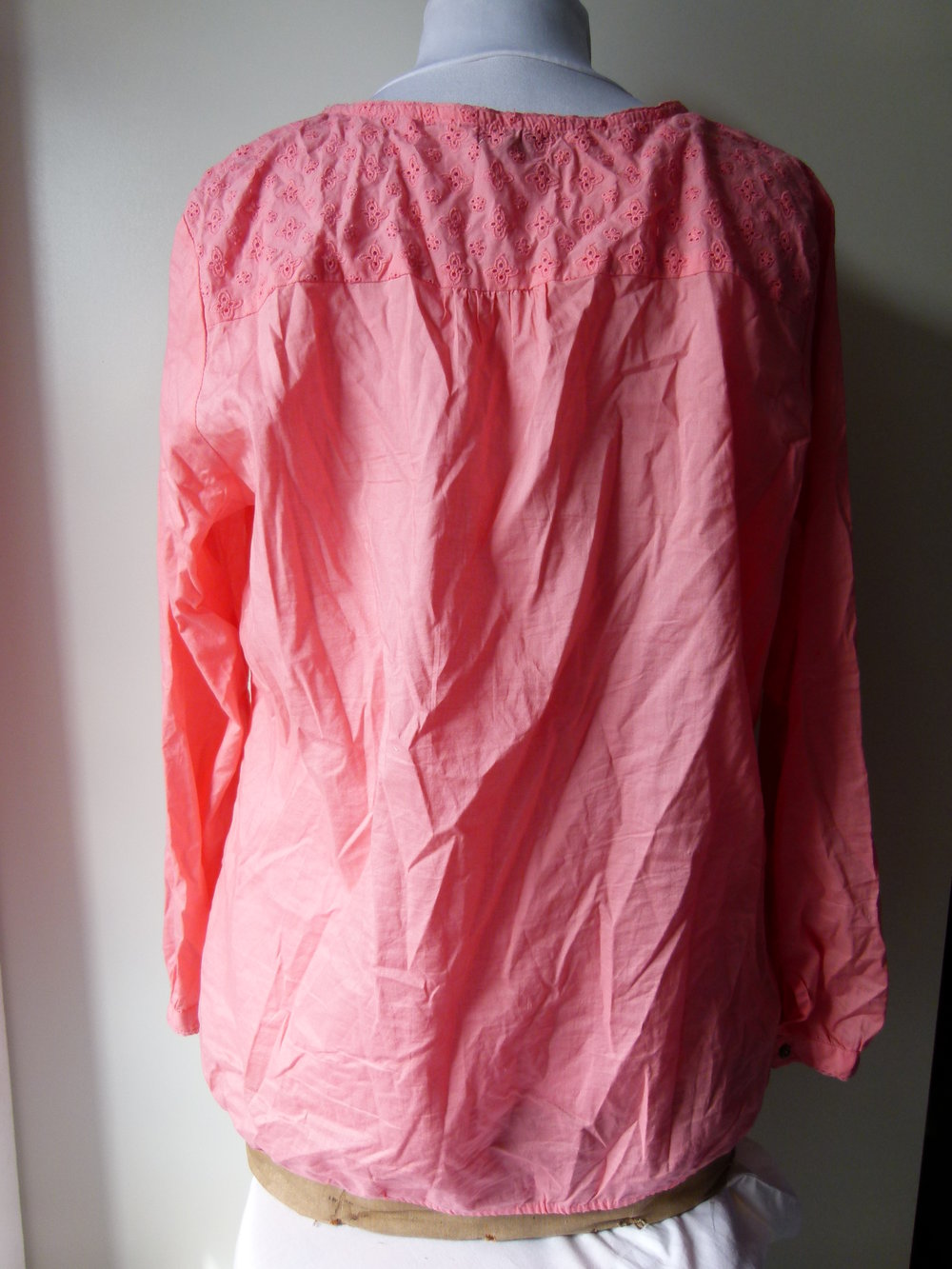 Tunika Bluse mit Loch-Stickerei, koralle lachsrosa, Mori Romantik Boho Hippie Lagenlook Landleben
