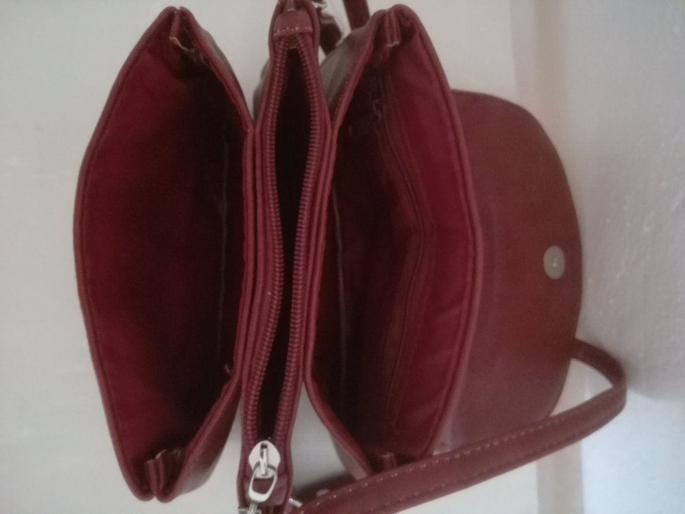 Rote kleine Handtasche / Umhängetasche / Clutch von Dragons mit vielen Taschen