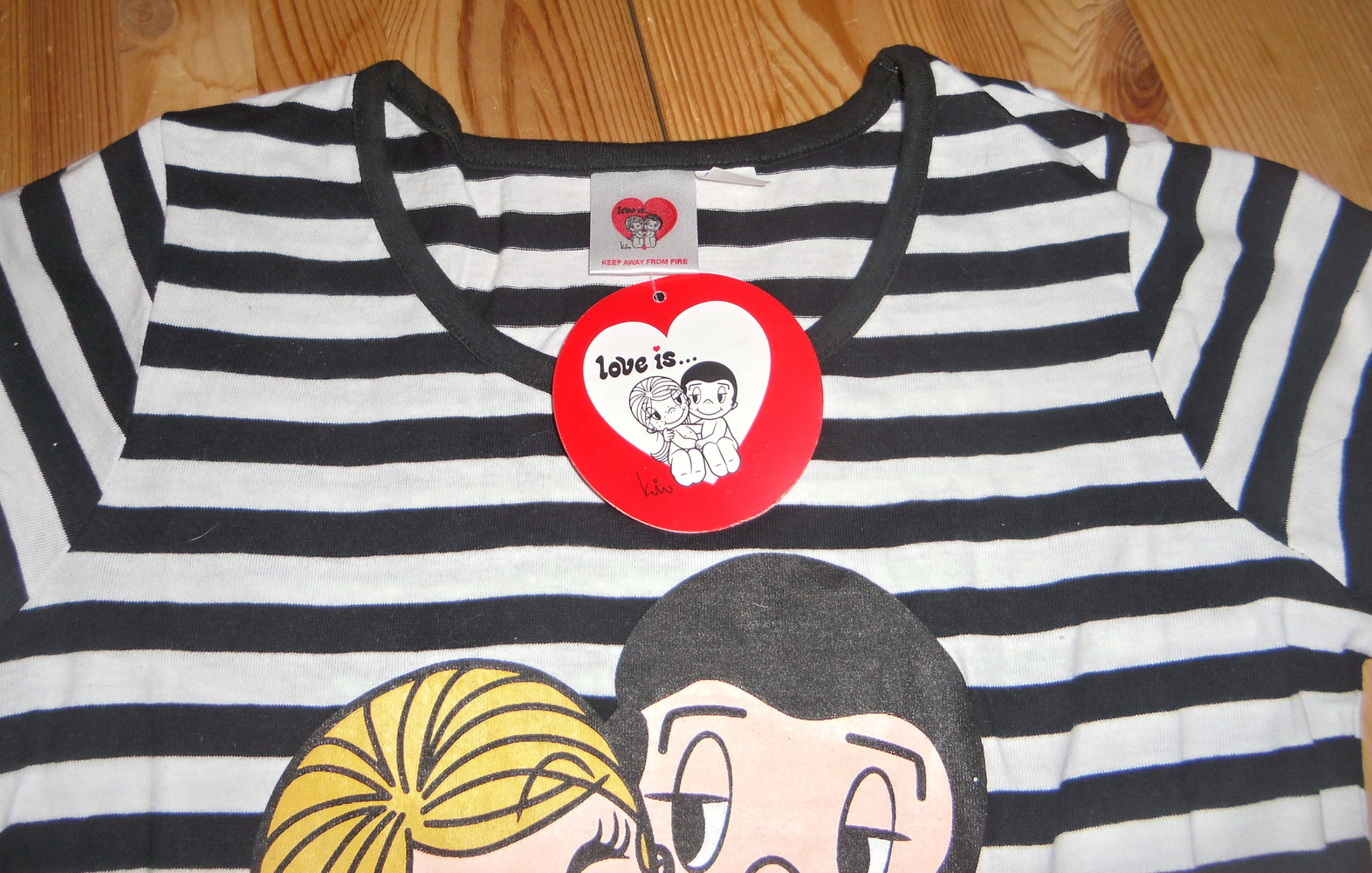 NEU-Love is, süßes T-Shirt Gr.32  