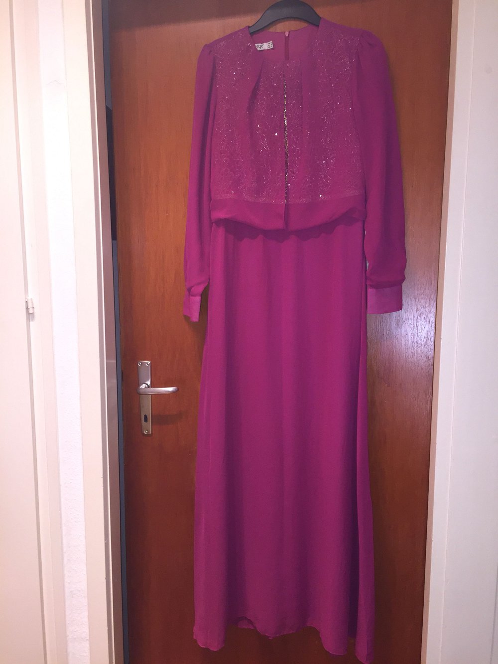 Elegantes Kleid NEU