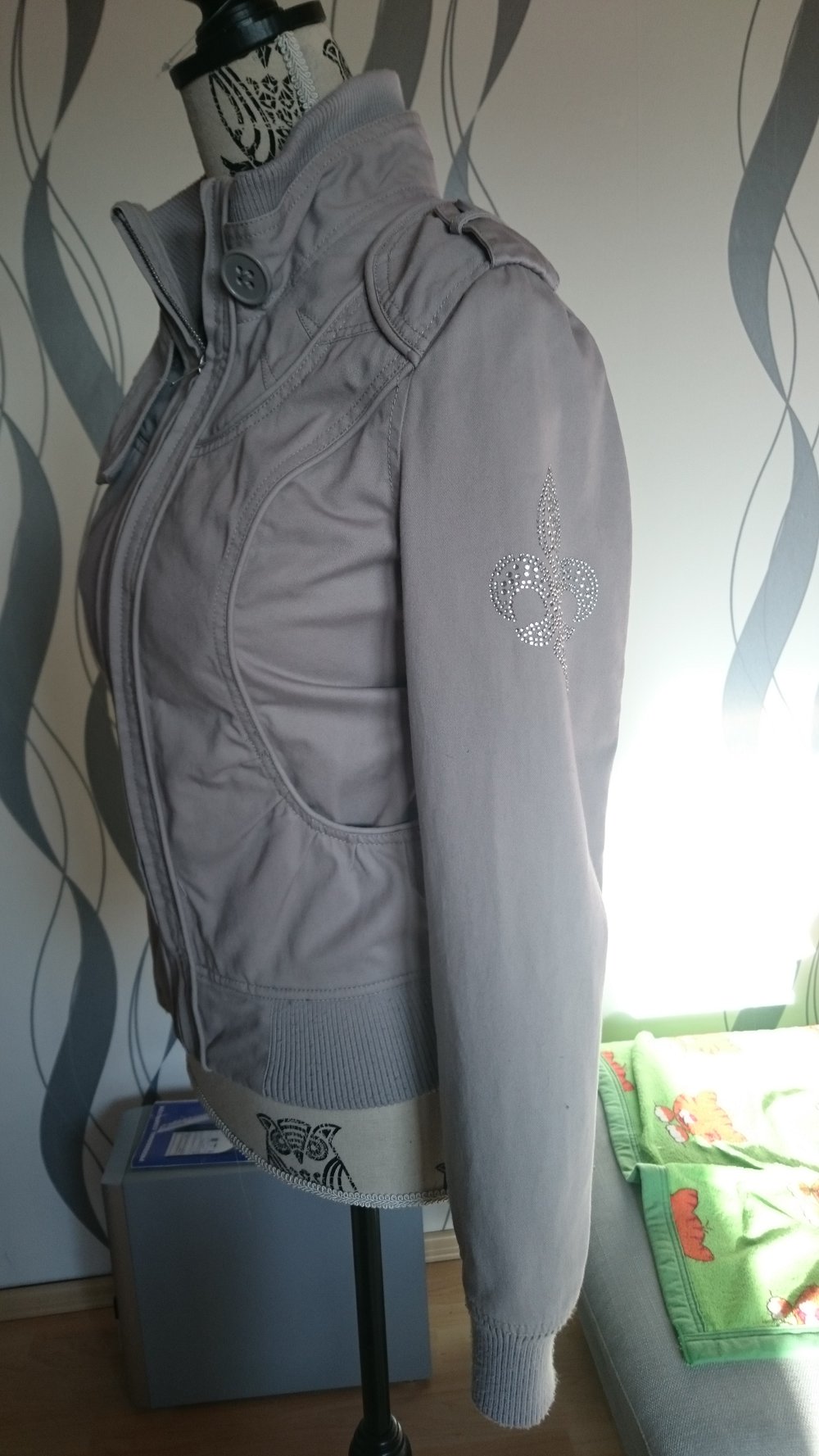 hellgraue Bomberjacke / Übergangsjacke / Fliegerjacke