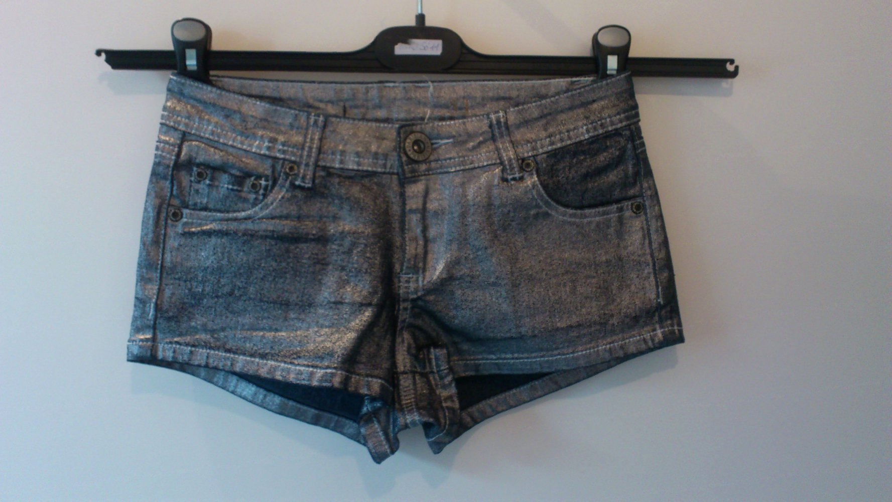 Silber-graue Hotpants