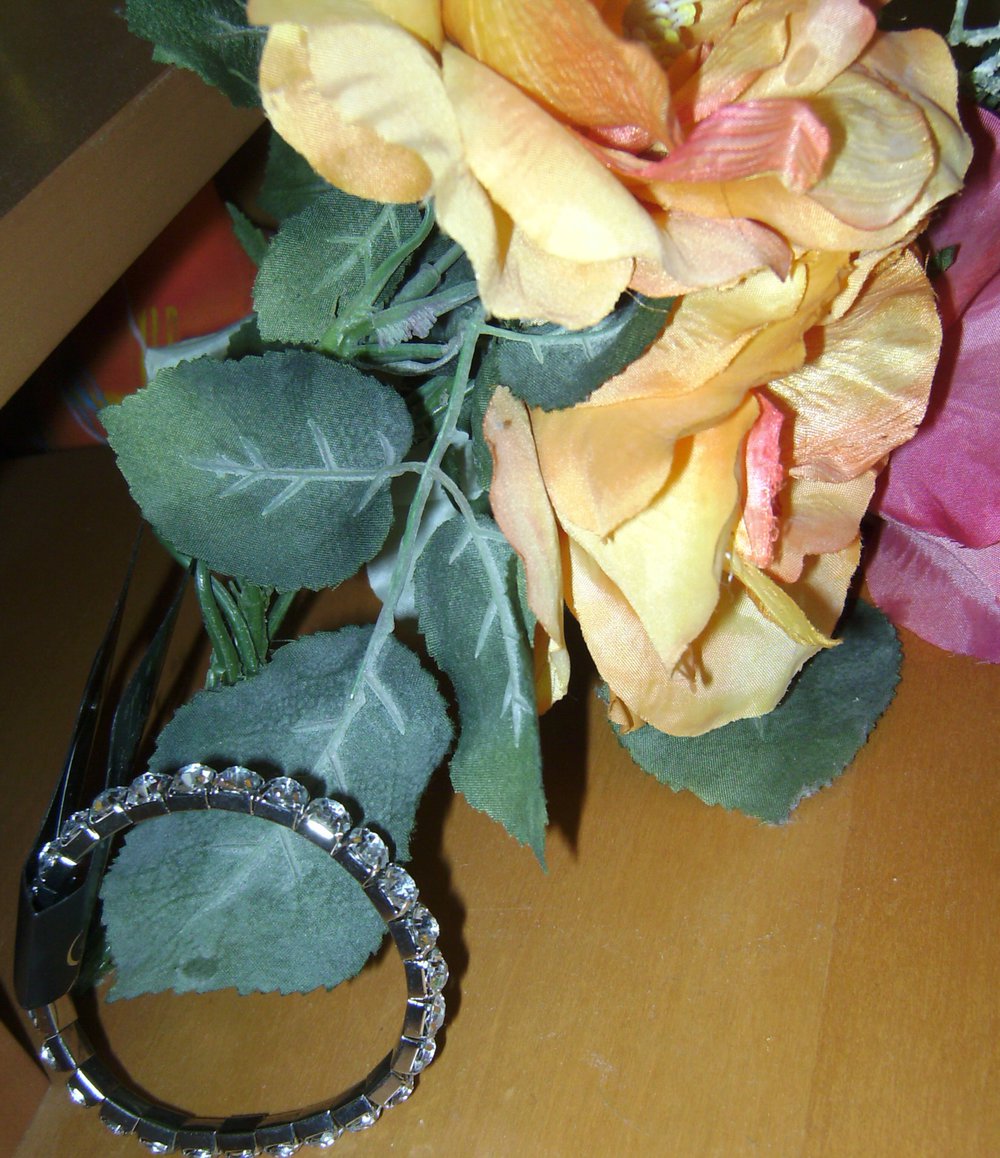 Neues Armband Strass, Armreif Modeschmuck Silberfarben, Gummi-Armband mit Strass-Steinchen