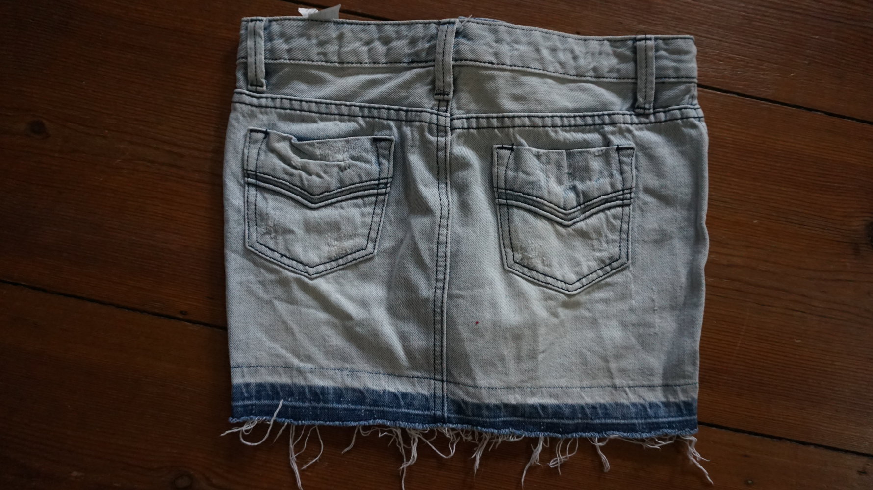 Heller Jeansrock im 