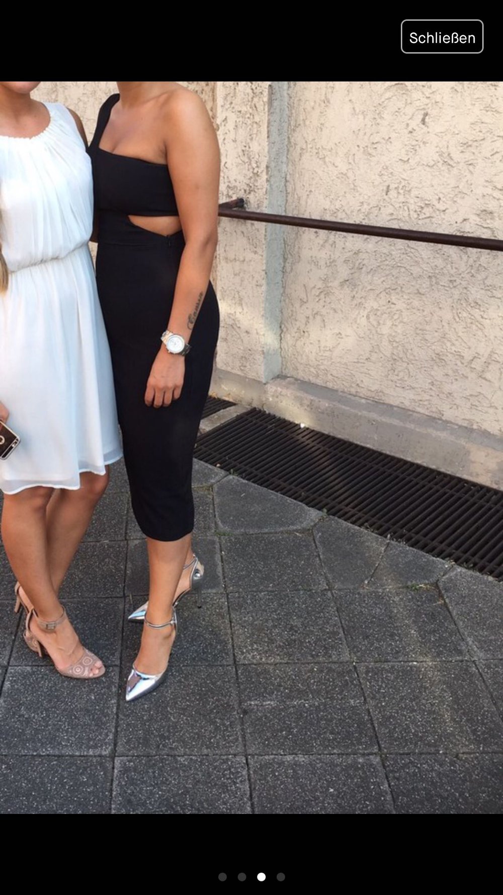 Schwarzes kleid 