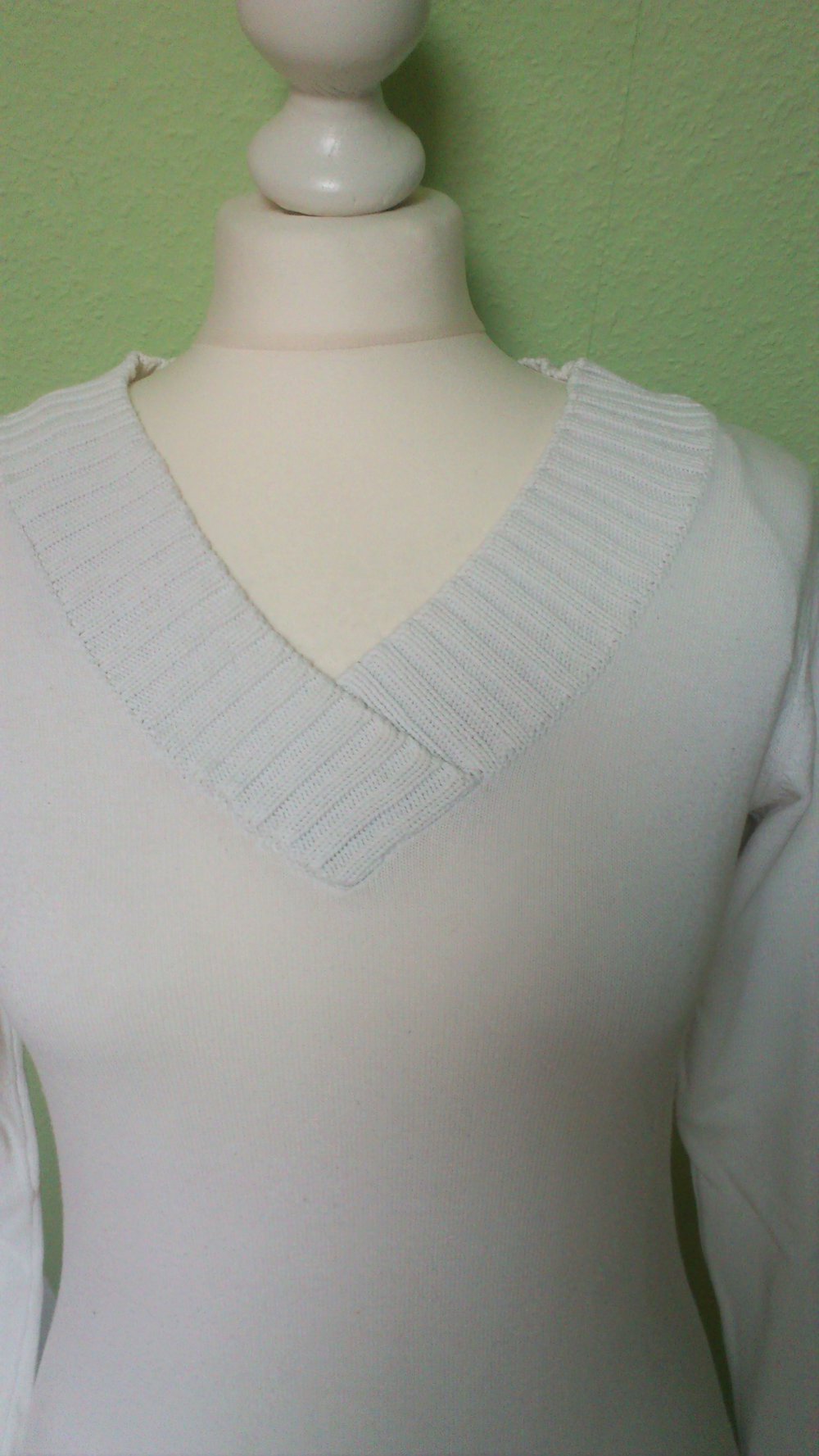 Weisser Pulli 36 S mit V-Ausschnitt Basic Winter Blind Date