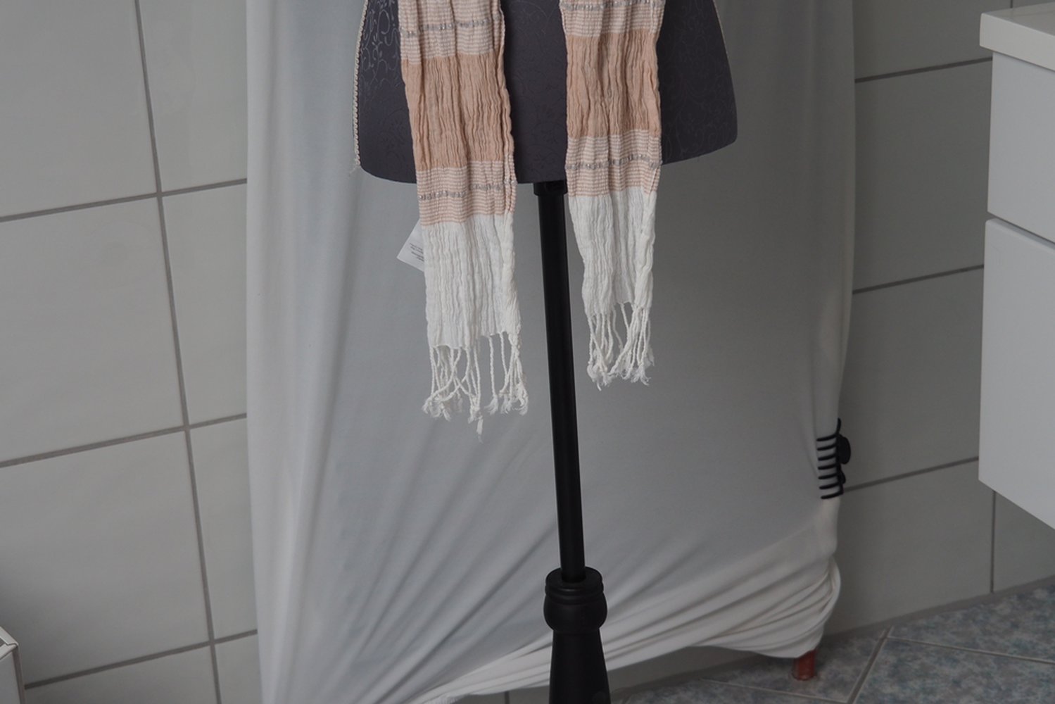 Beige weißer Schal / leichter Schal / Tuch