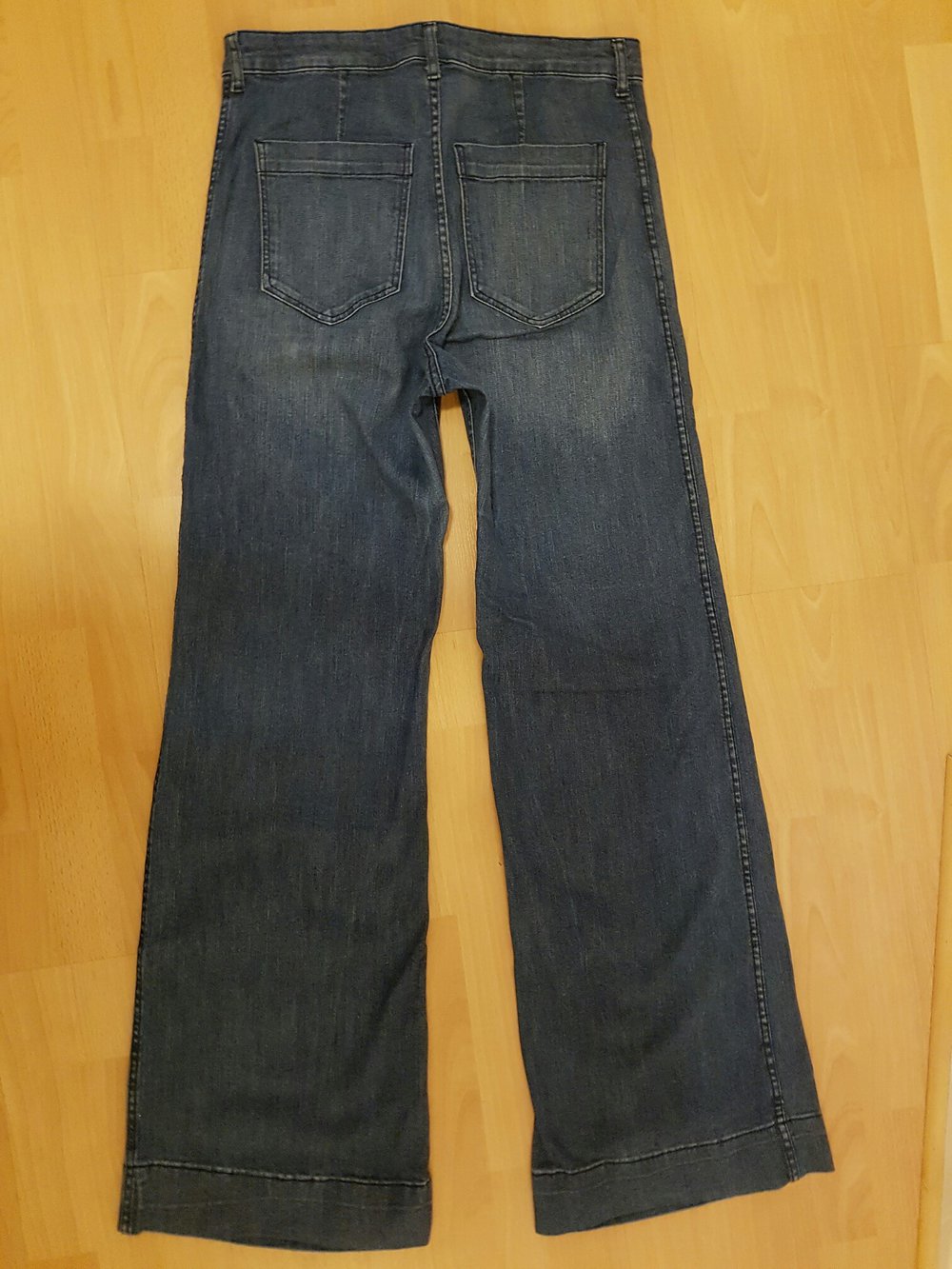 Schicke Jeans von H&M, Schlaghose, weiter Beinschnitt, Damen, dunkelblau, Grösse 42