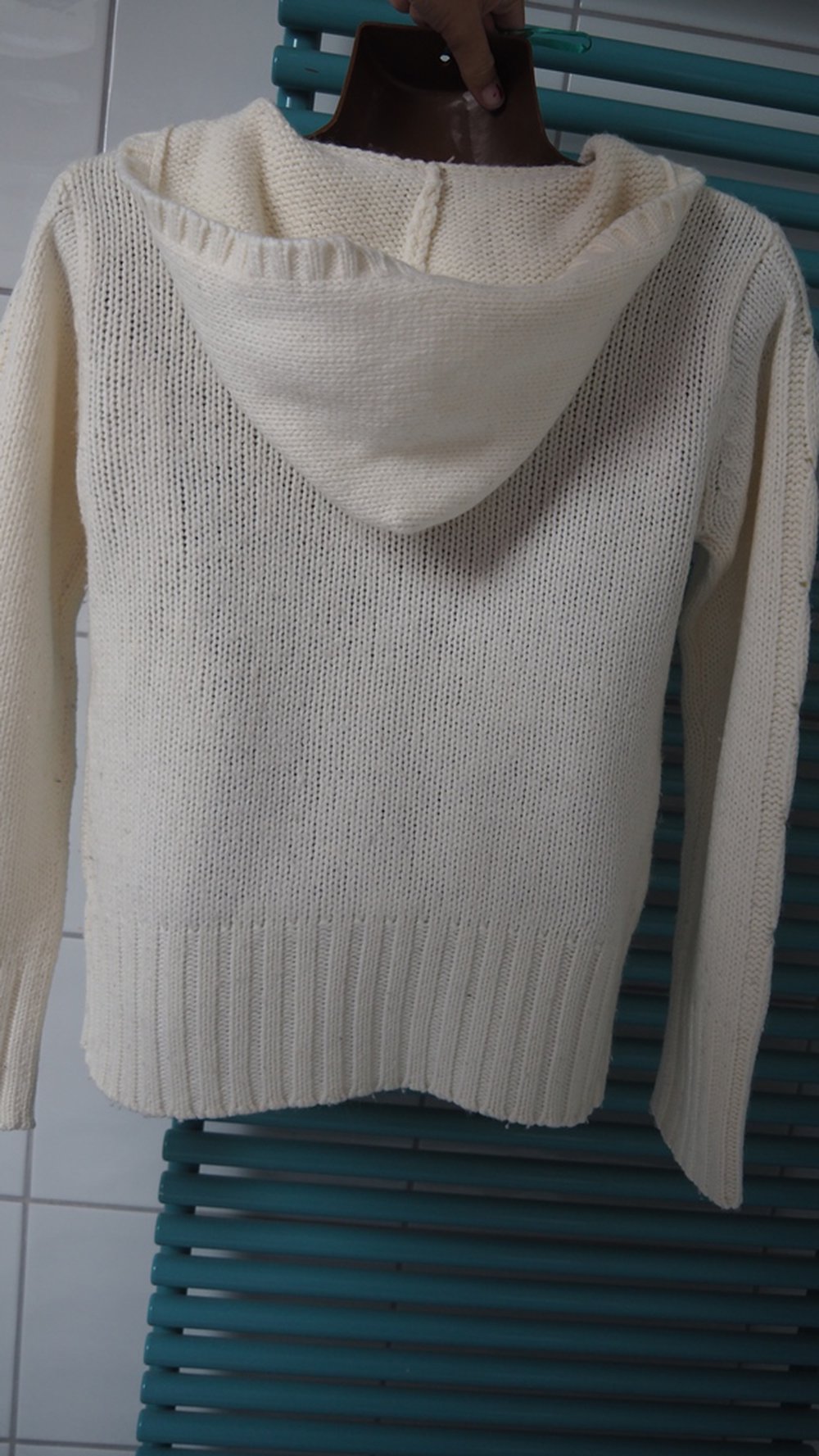 Schöner Kaputzepulli mit Bauchtasche
