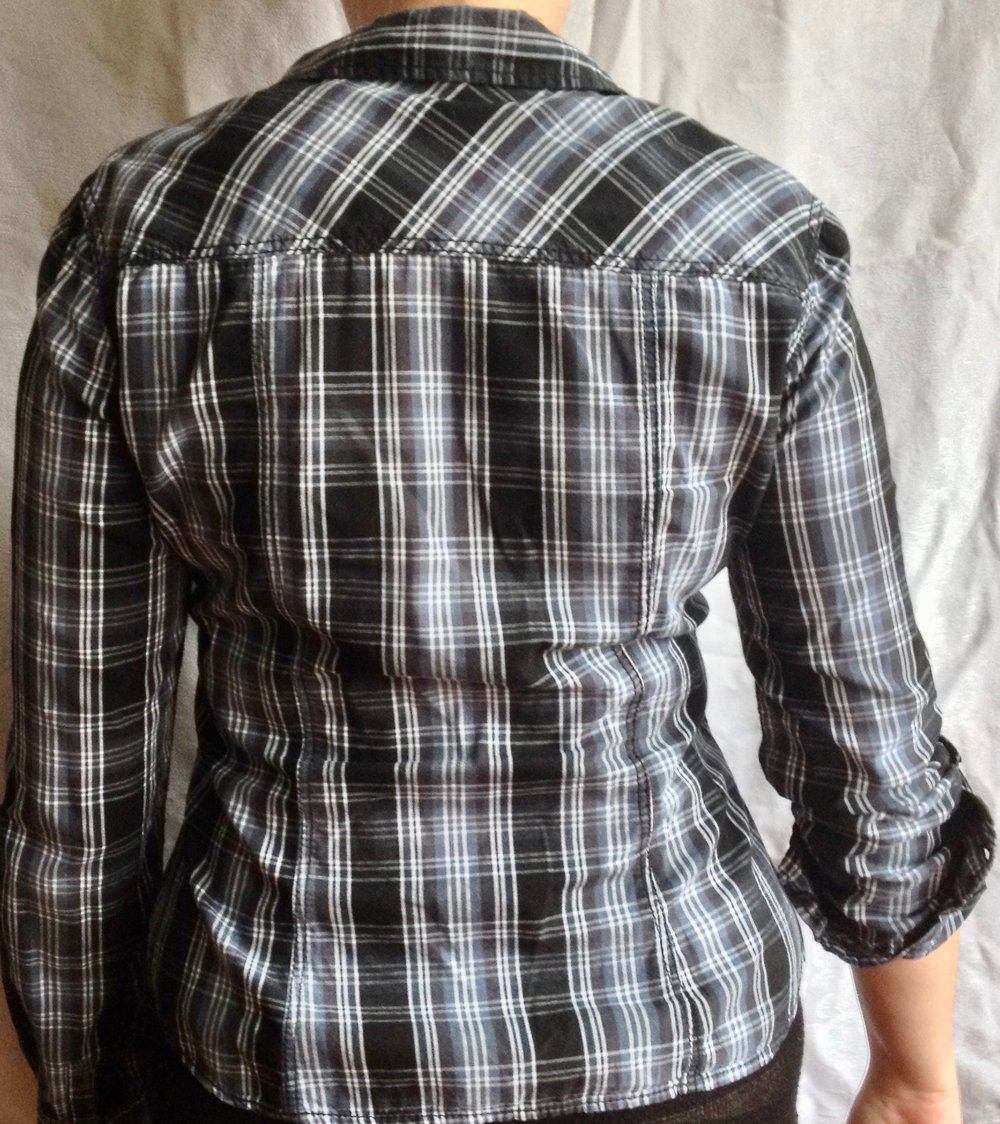 Schöne Bluse mit Karomuster von H&M Divided