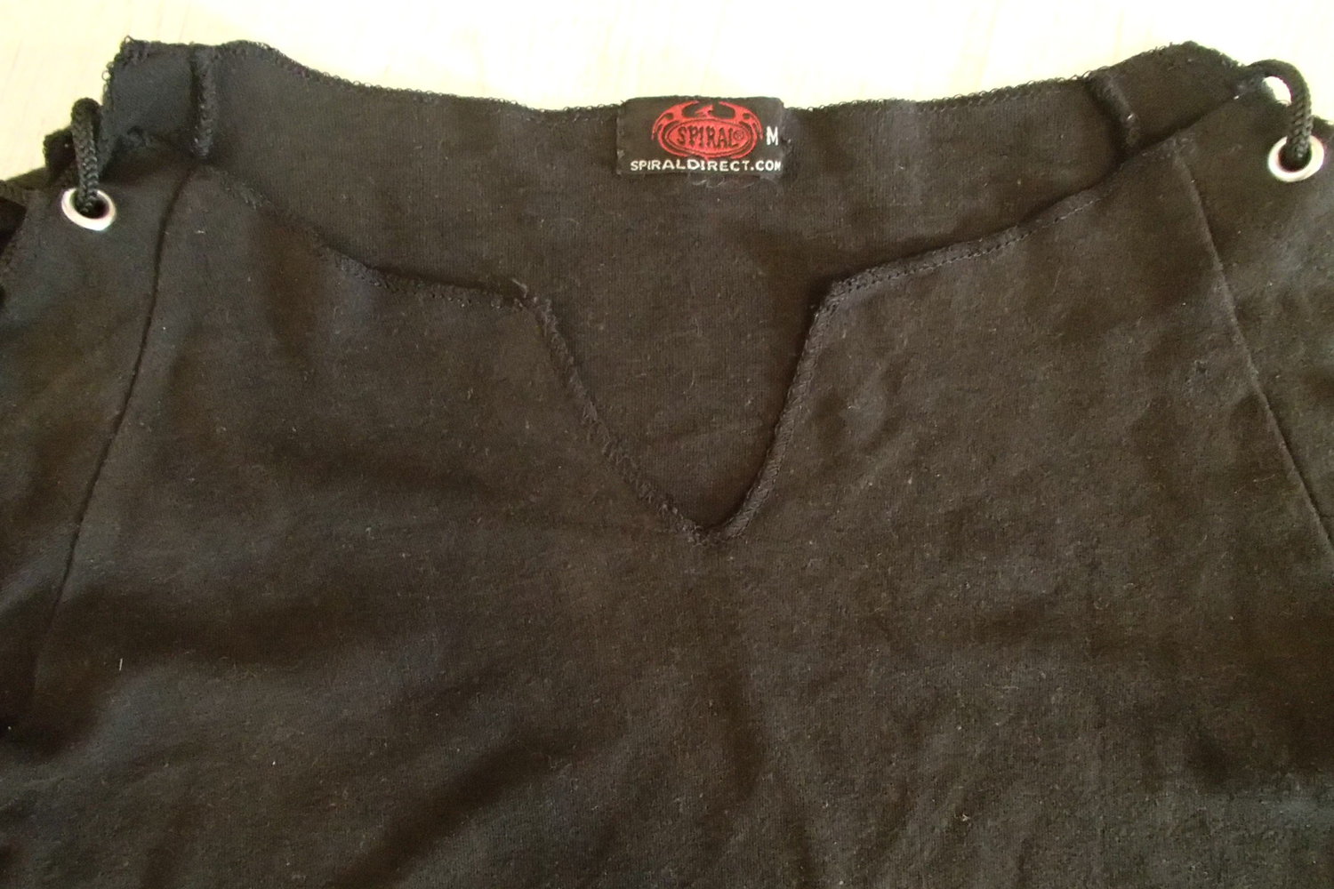 E.M.P. Geschnürter Spiral Pullover