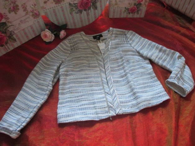 NEU mit ETIKETTt Silber Nieten Glitzer Strass Kristalle Steine Kurz Jäckchen Jacke 