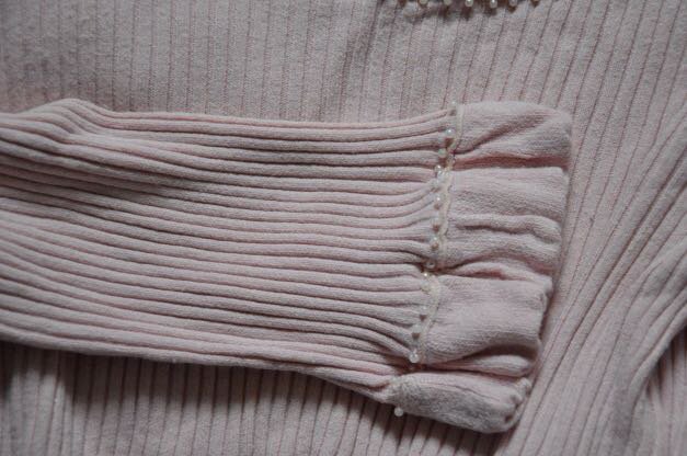 dünner Pulli mit Perlen