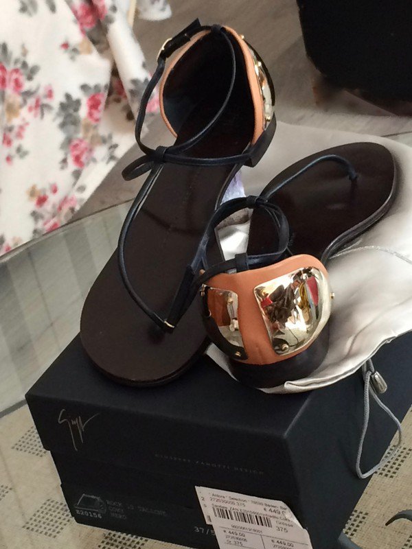 Giuseppe Zanotti Rock 10 Tallone T-Stap Sandals Gr. 37,5