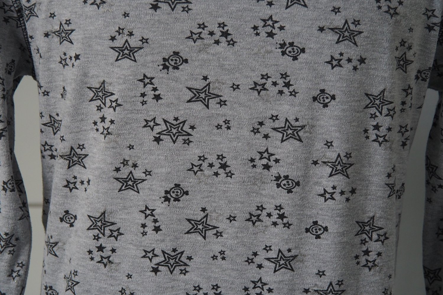 Schlafanzuglangarmshirt mit Sternenmuster grau 164/170