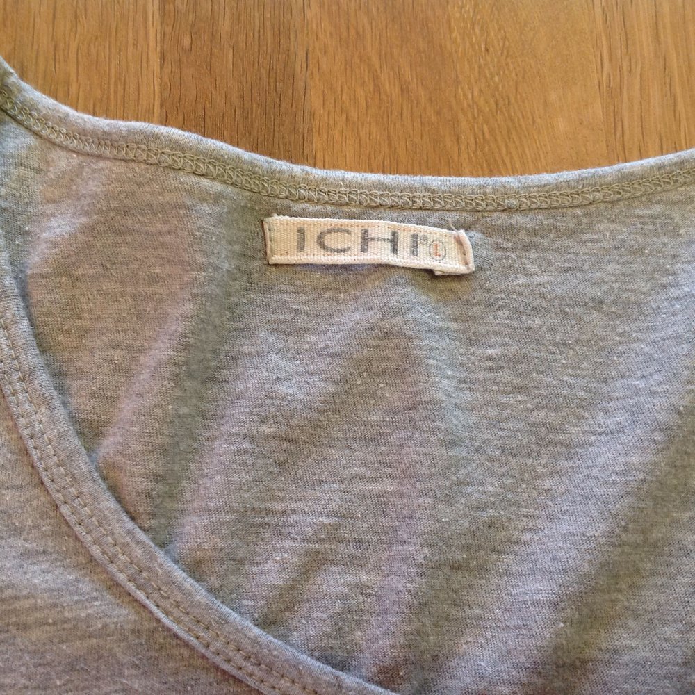 T-Shirt mit Totenkopf, Größe L 