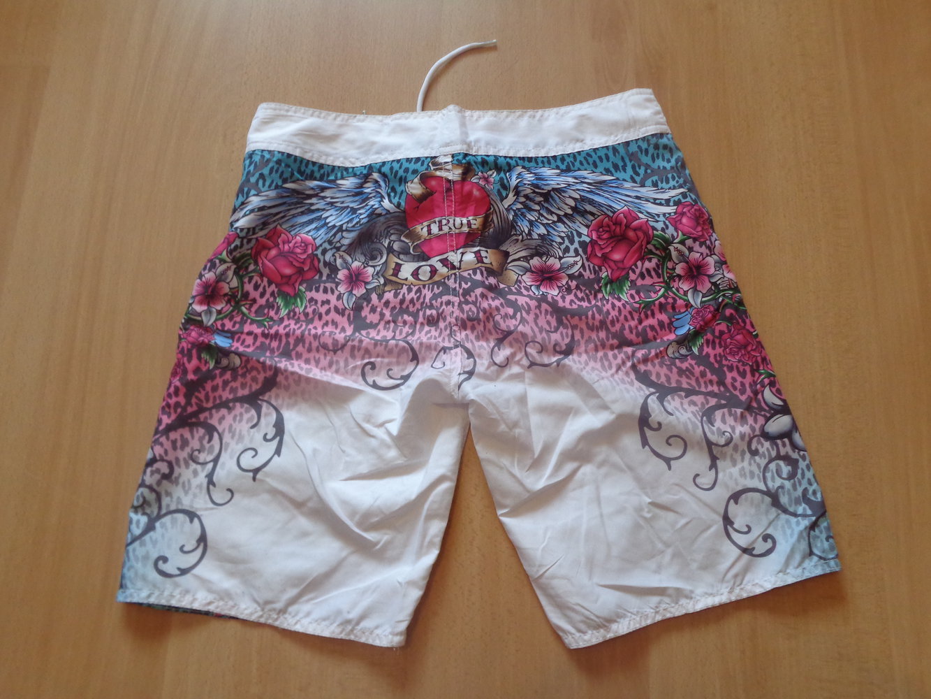 weiße Badeshorts 