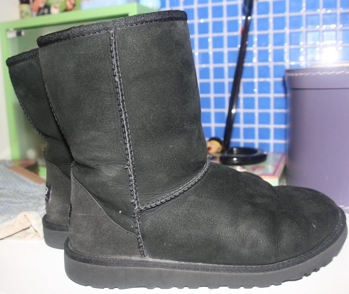 UGG Australia Classic Short Schwarz Boots Fell WARM Schuhe Gr. 37