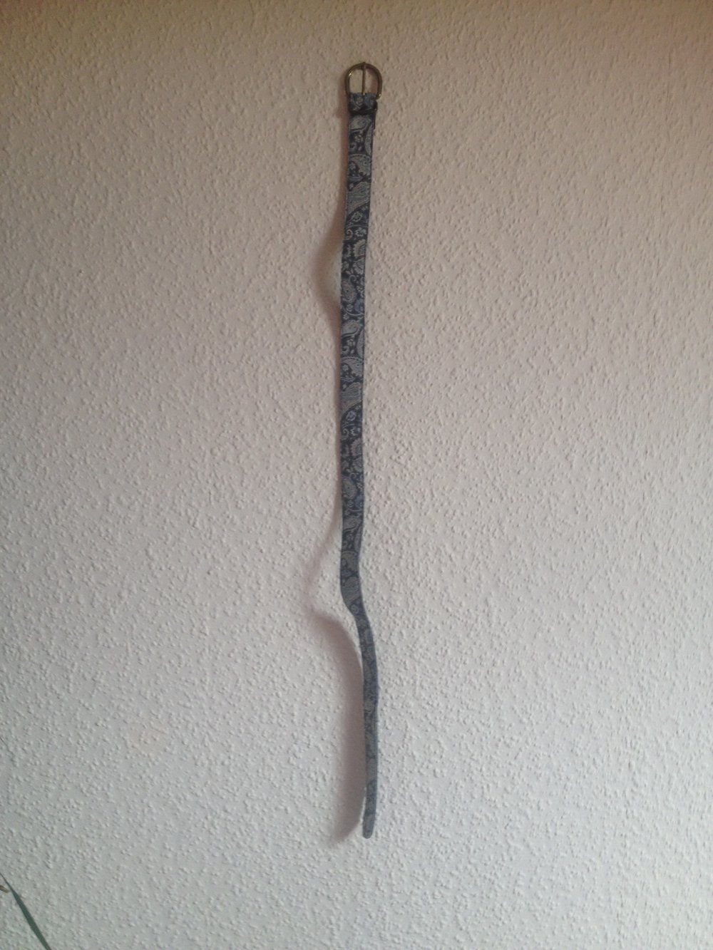 blaugemusterter Gürtel