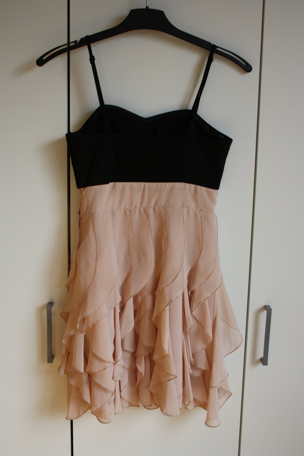 * Kleid H&M schwarz rosa Rüschen