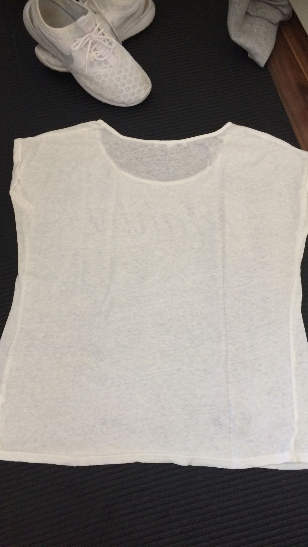 Modernes Shirt
