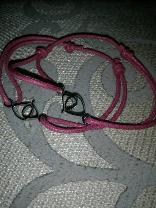 Pinke Armbänder