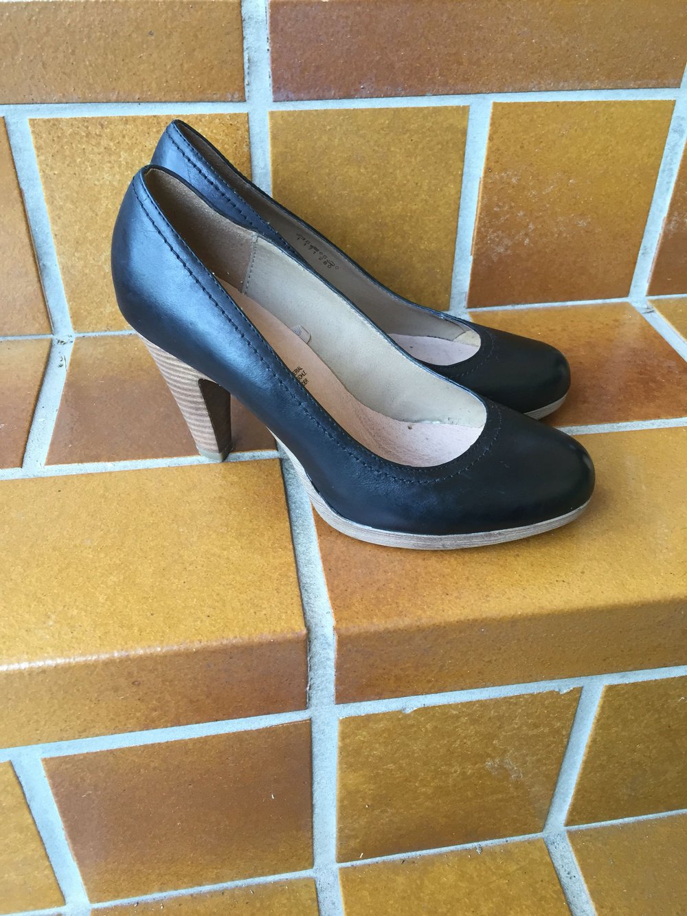 Echtleder Pumps Gr. 36 schwarz nur 1x getragen 