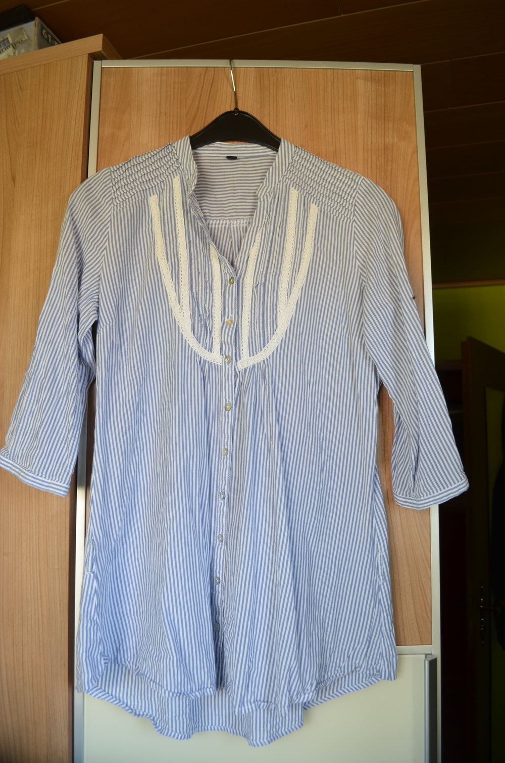 Blau weiß gestreifte Bluse