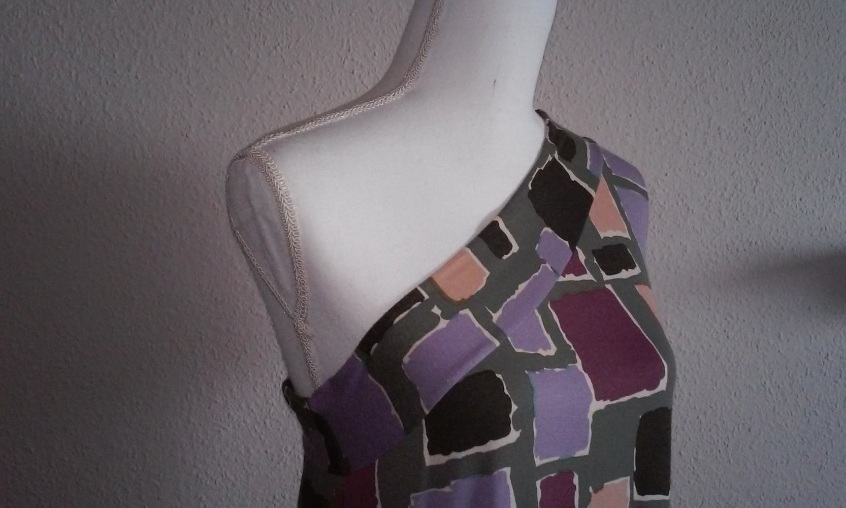 Stile Benetton Kleid Sommerkleid Partykleid Tunika asymmetrisch/schulterfrei