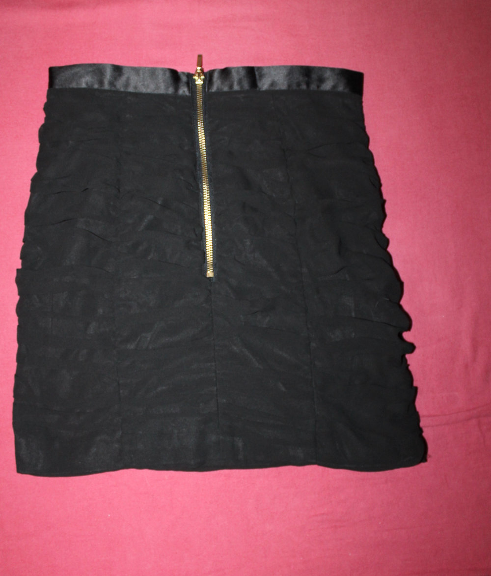 enger, sexy Rock in schwarz