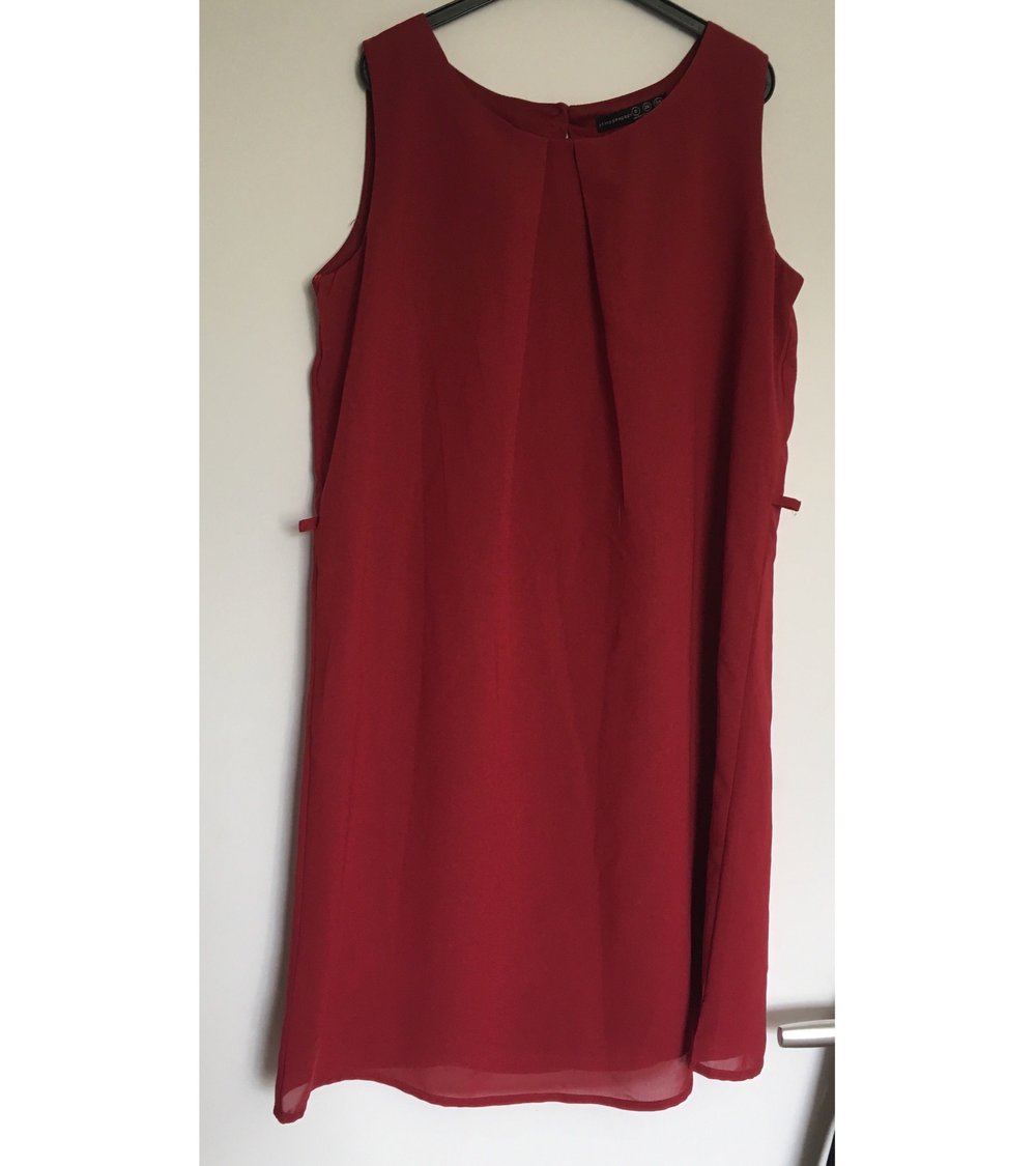 Kleid Etui bordeauxrot blogger