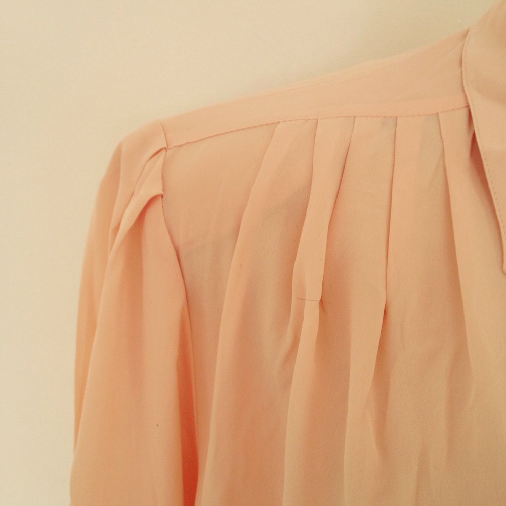 Superschöne  Bluse Aprikose Farbe 