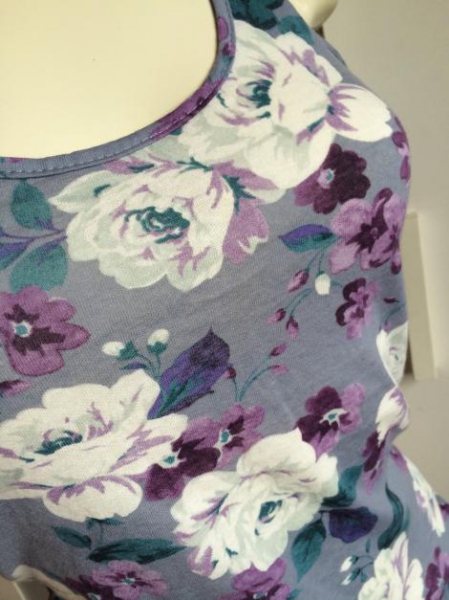 Top mit Blumen lila Flieder 