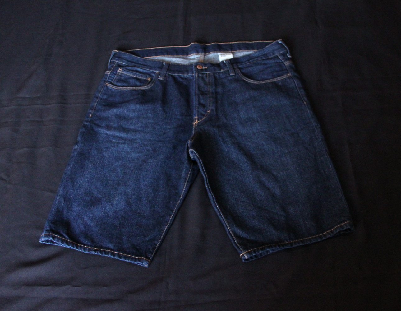 Knielange Herrenjeans Gr. 38