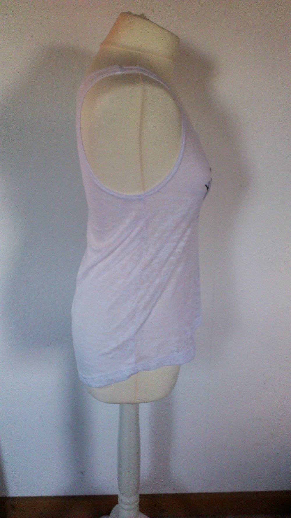 Weißes Top mit schwarzem Aufdruck YOUNG & WILD Größe 34 XS Pfeile Feder H&M DIVIDED geflamet T-Shirt 