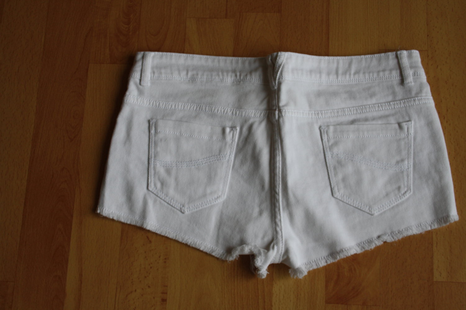 * Shorts weiß Basic