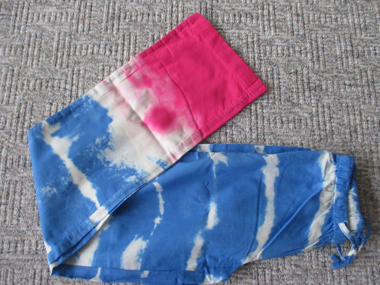 Rainbow, pink-weiß-hellblaue Hose mit Bindeband, die Lust auf den Sommer macht, Gr. 34