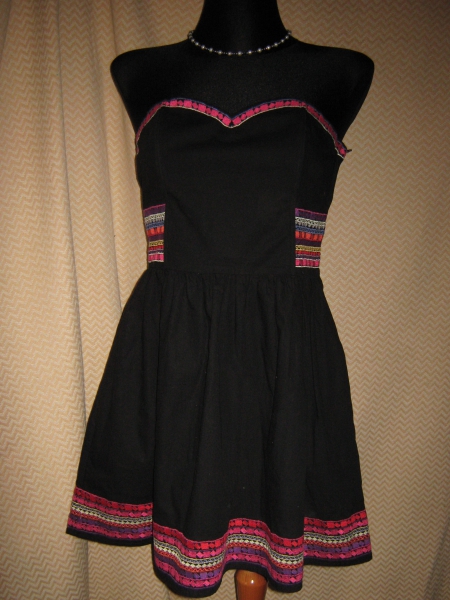 NEU * Stylisch * ausgefallen * Folklore * Stickerei * Cocktail * Bustier * Mini- Kleid 