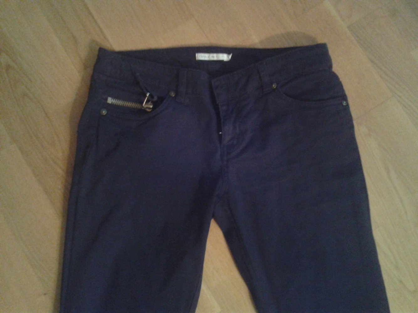 schwarze hose only