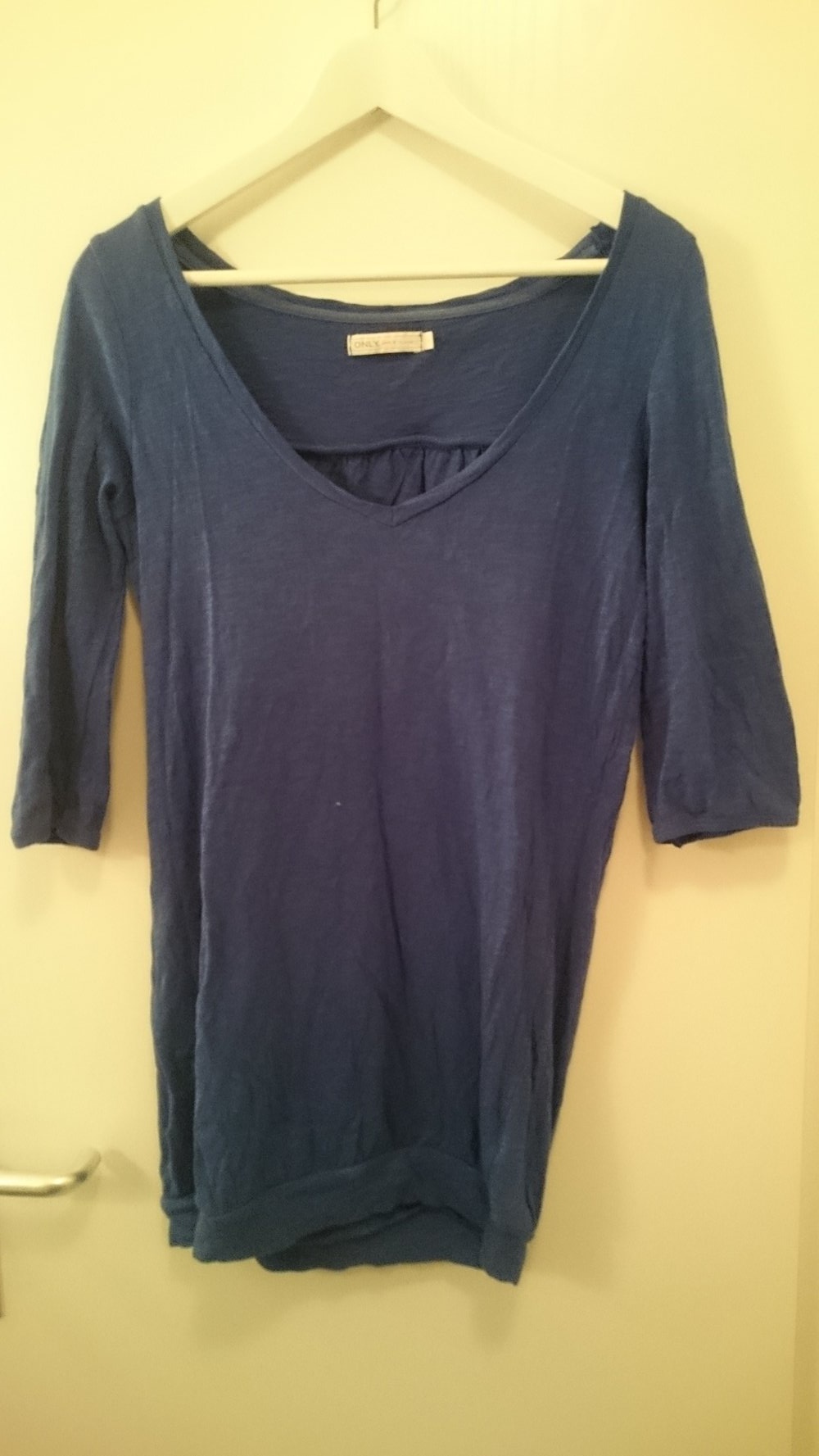 Blauer Sweater