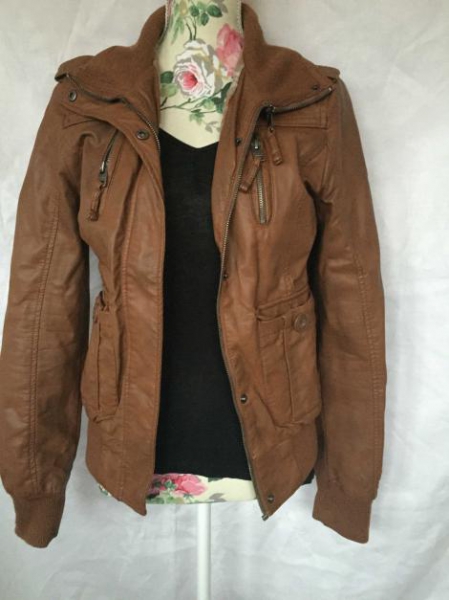 Braune Lederjacke