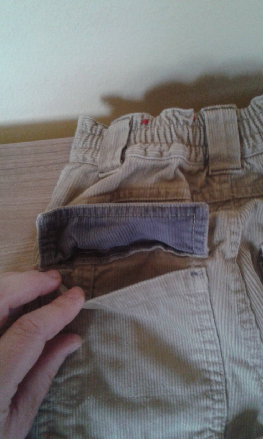 Coole Cordhose im Cargostyle für Jungs von Esprit in Gr. 92 in beige