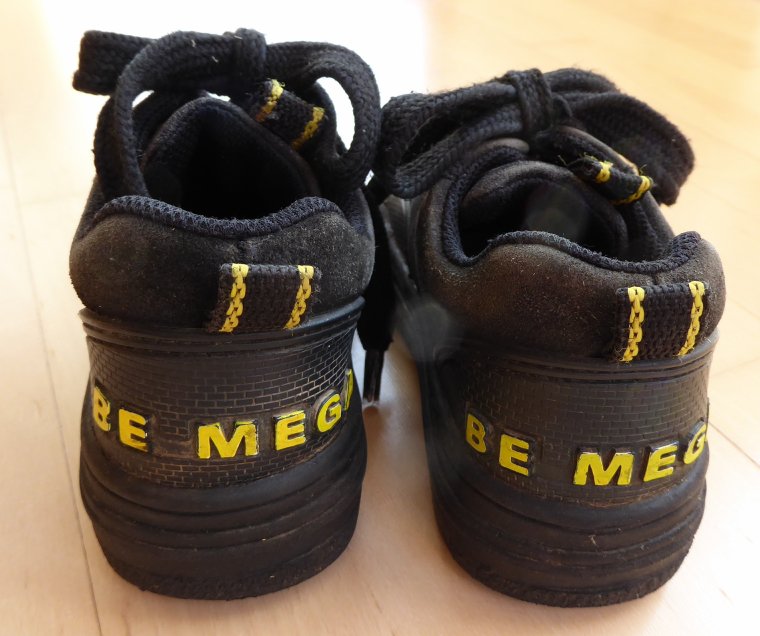 Schwarze Halbschuhe, Gr. 30