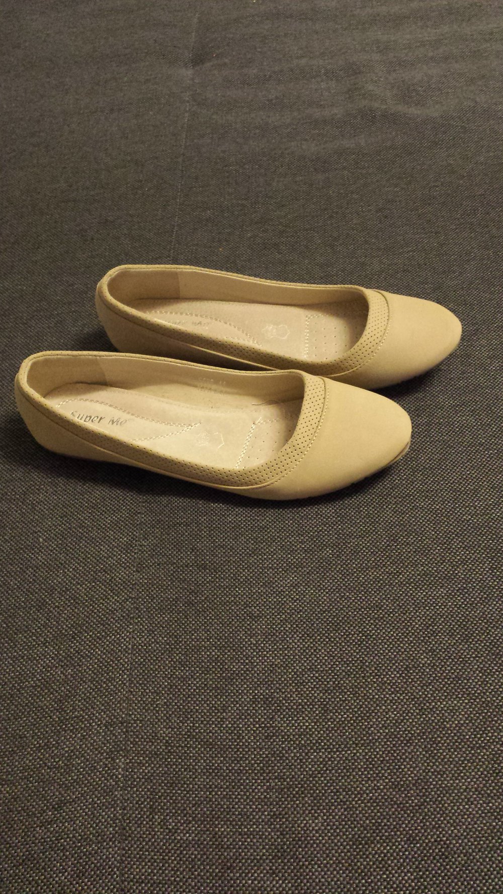 Ballerinas in beige 