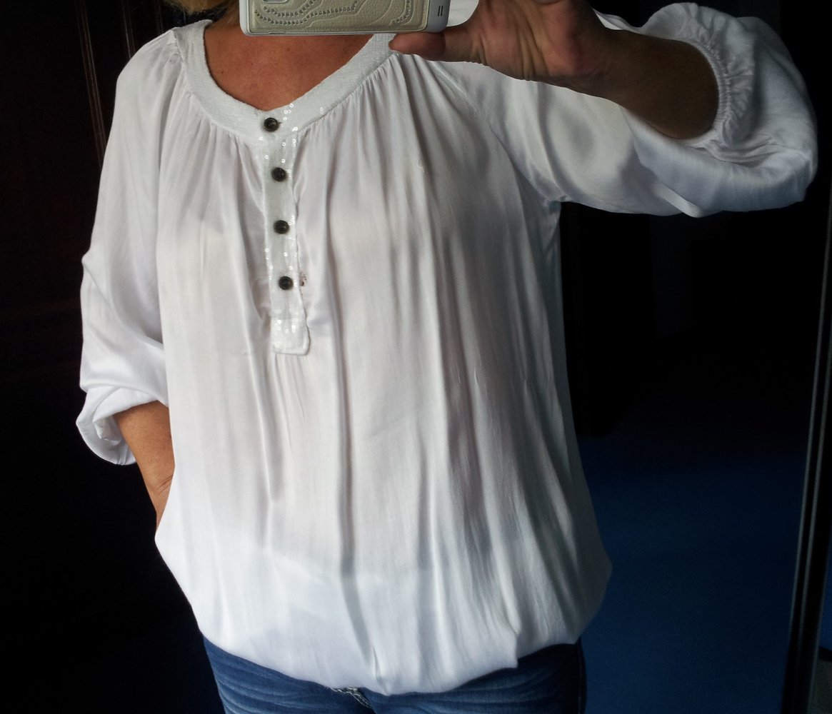 Wunderschöne Tunika-Bluse Größe 38-42 mit Pailletten Weiß