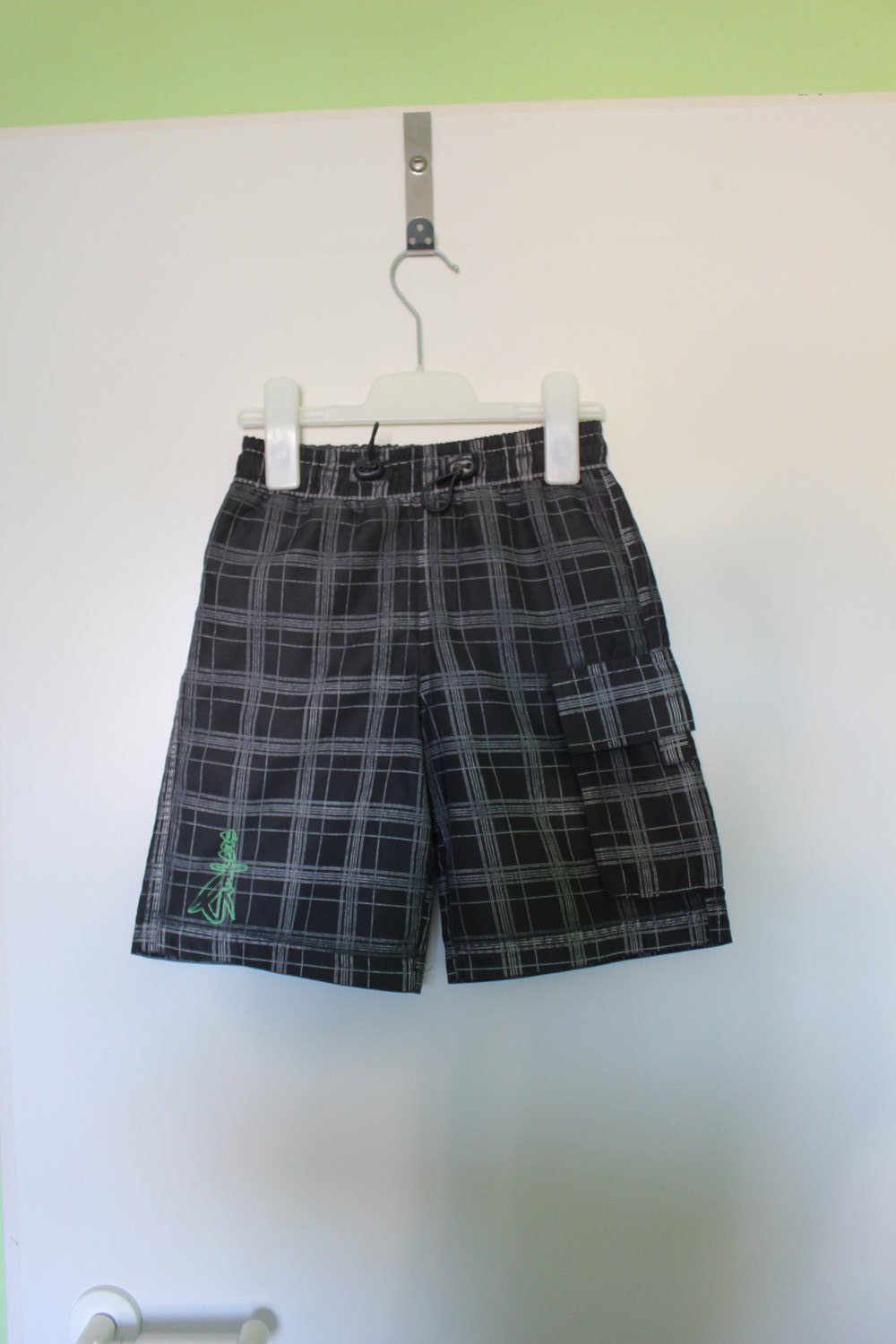 216. Zwei Badeshorts von Alive, Gr. 116