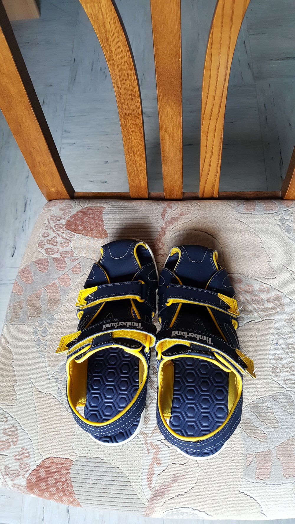 438. Neuwertige Sandalen von Timberland, Gr. 39 