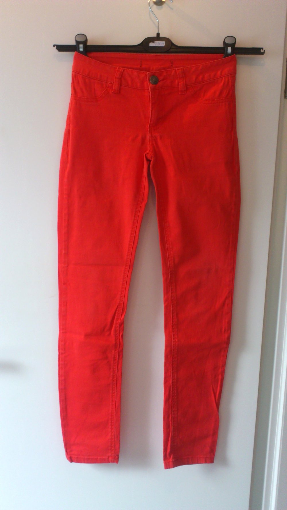 Orange rote Stoffhose von Fishbone in Größe S